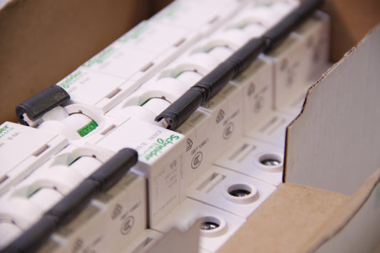 IC60N B6A SCHNEIDER CIRCUIT BREAKER