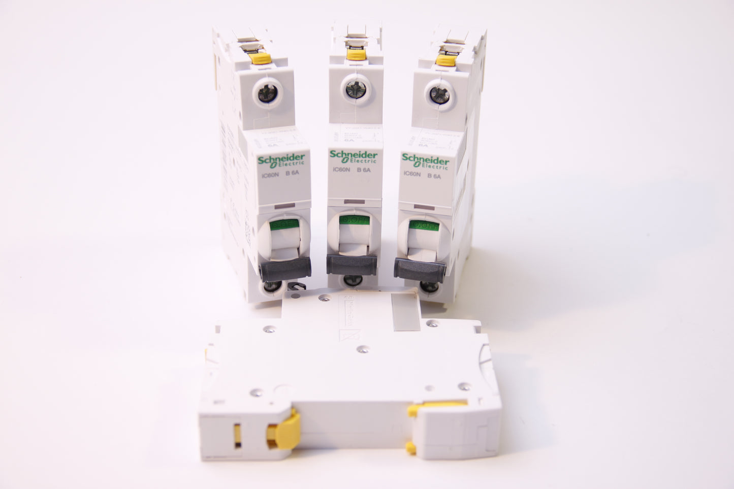 WYŁĄCZNIK NADPRĄDOWY iC60N B6A SCHNEIDER