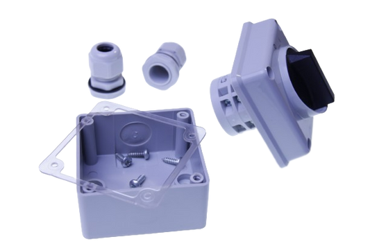 Łącznik krzywkowy E12-13 12A 0-1 3P IP65 z dławikami, w obudowie