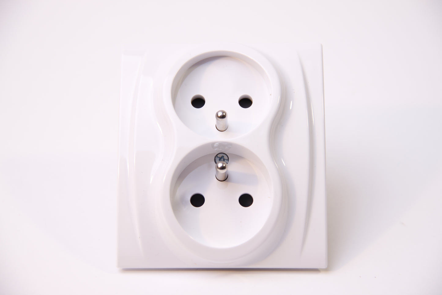 Double socket with ground LOGO 2X (2P + Z) IP20 16A 250V